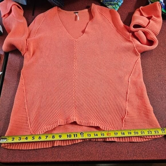 Free People La Brea V-Neck Sweater S Orange Oversized Reverse Seam Asymmetrical - Picture 11 of 12